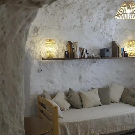 Casa Cueva “la Estrella” *