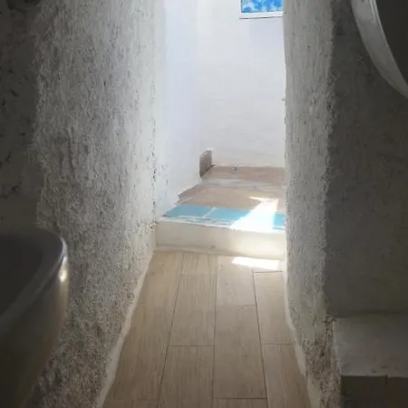 Casa Cueva “la Estrella” *